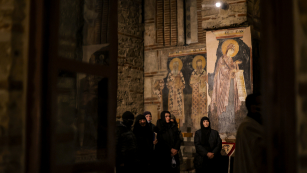 Albanci žele da Dečane i Gračanicu pretvore u javne toalete!