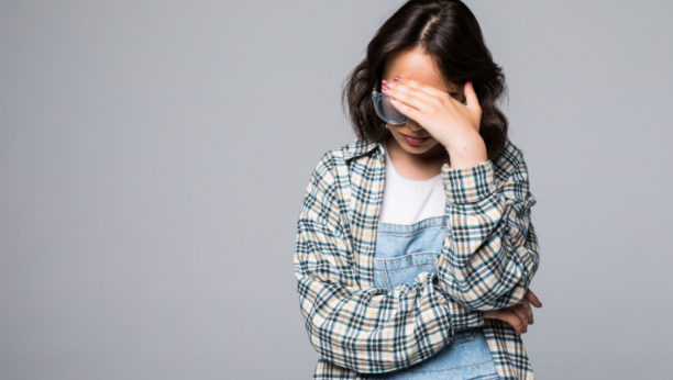 Ignorisanje je umetnost! Evo zašto u određenim situacijama ne treba da obraćate pažnju na reči, stavove i ponašanje drugih