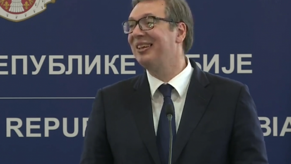 Usred uključenja u program, nešto je puklo! Vučić odmah reagovao: "Da li sam ja nešto pogrešio?"