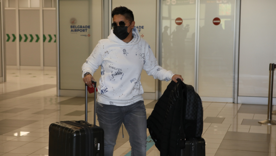 Marija Šerifović sletela u Beograd, a nekoliko minuta kasnija i "Hurricane" (FOTO/VIDEO)