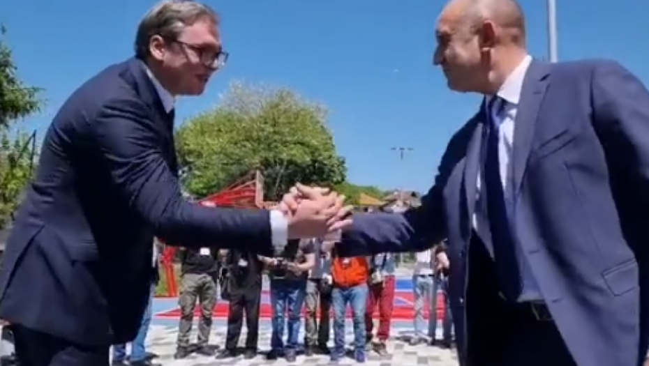 PREDSEDNIČE, A DA PONUDITE REMI? Vučić i Radev odigrali partiju šaha, a onda su usledile čestitke (FOTO/VIDEO)