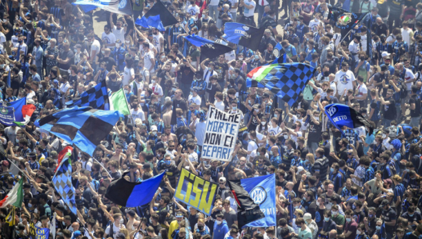 U VELIKOM STILU! Interovi navijači proslavili osvajanje titule, dugo su čekali na ovaj momenat! (FOTO GALERIJA)