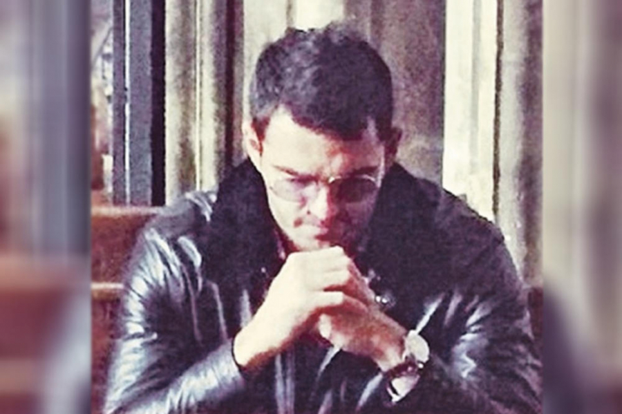 PRLJAVA ZNAČKA Ovo je stražar koji je ubici Vukotića prodavao telefone u zatvoru za 300 evra!