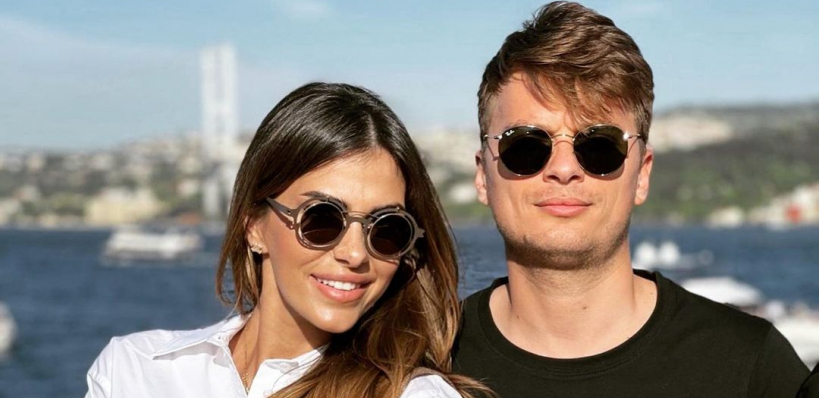 ZASIJALA NA PROSLAVI TITULE! Reprezentativac Srbije pokazao izazovnu devojku, svi su gledali u slikarku iz Novog Pazara! (FOTO)