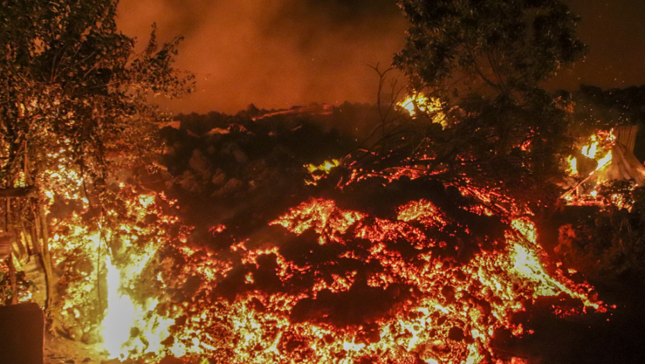 Neverovatan snimak drona koji uleće u lavu tokom erupcije islandskog vulkana (VIDEO)