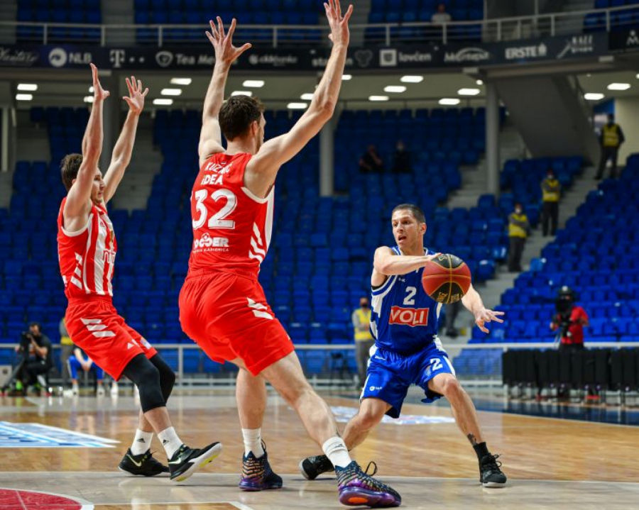 ZEMLJOTRES NA JADRANU! Zvezda kupuje igrača najljućeg rivala, i to reprezentativca! (FOTO)