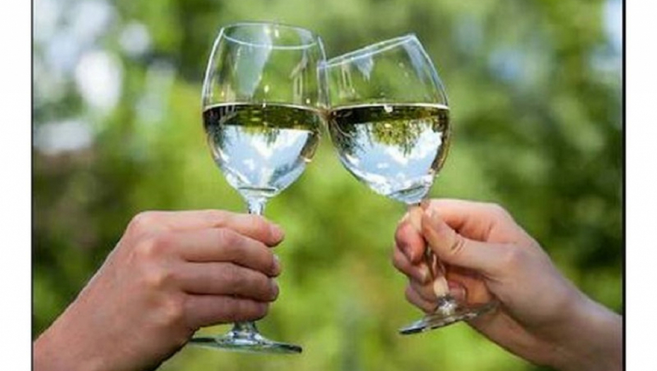 Evo zašto je loše nazdravljti vodom!