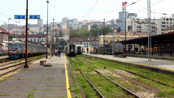 Poznato u kakvom je stanju muškarac koji se bacio pod voz na Novom Beogradu
