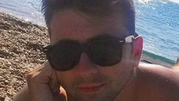 OŽENIO SE POBEDNIK ZVEZDA GRANDA Pevač zapevao na svojoj svadbi, a trudna mlada zablistala u belom!