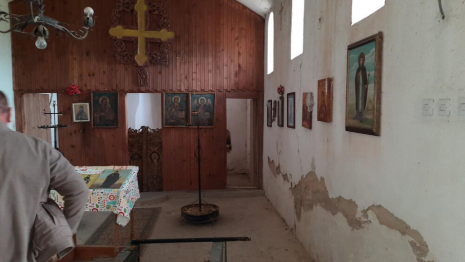 NASILJE NAD SRBIMA I NA BADNJE VEČE! Kamenovan parohijski dom u Vitomirici kod Peći!