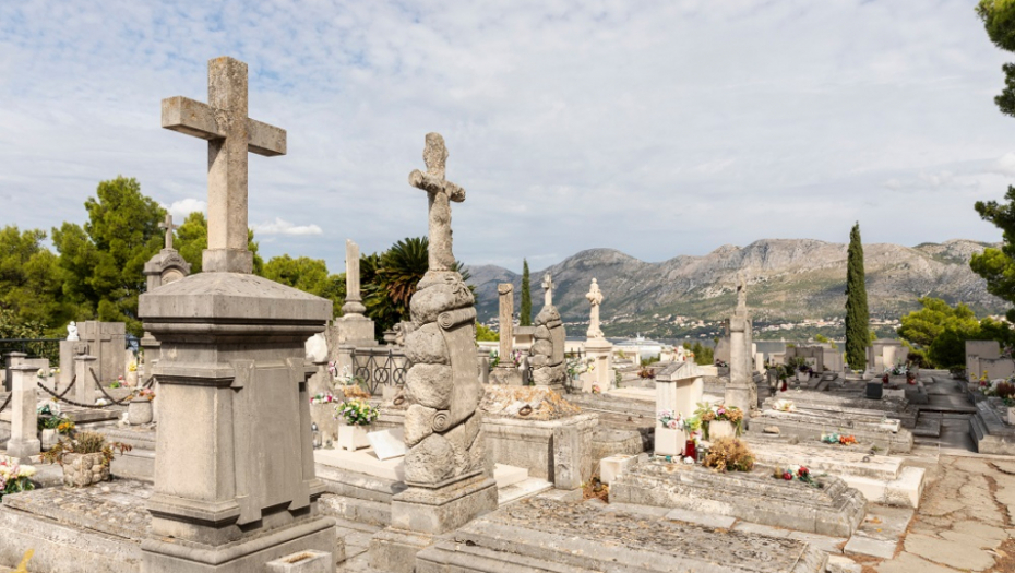 HRVATSKA PALA NA DNO Traže da se obnovi groblje na kojem su sahranjene ustaše i domobrani