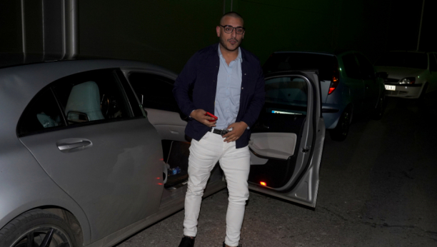 DARKO LAZIĆ NAKON SASLUŠANJA Pevač je dao izjavu kod sudije za prekršaje, a njegov potez u kolima šokirao je sve