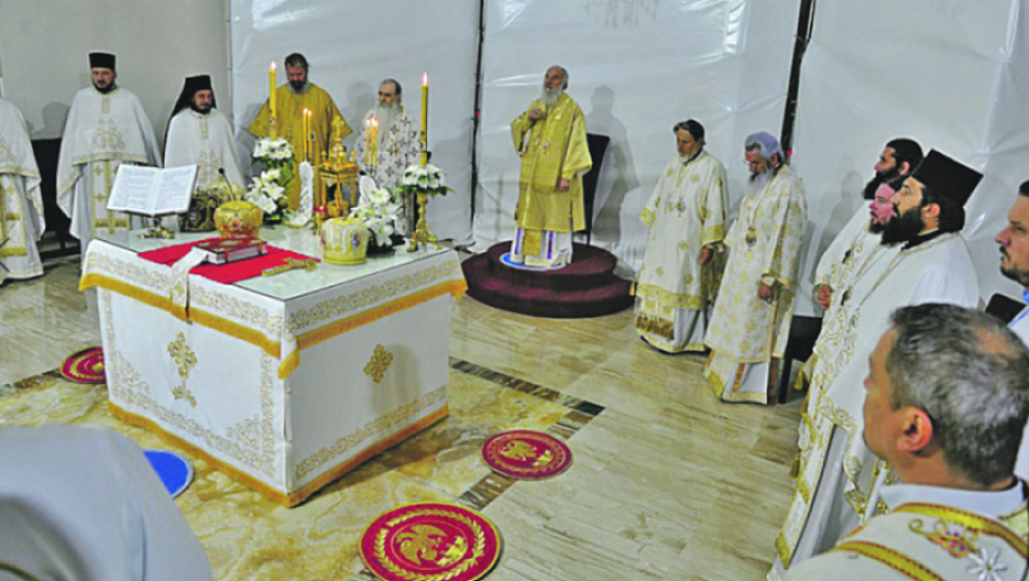 KRIVOKAPIĆ SLAGAO U PROGRAMU UŽIVO! Oglasila se SPC, Crnogorski premijer pokušao da obmane javnost!