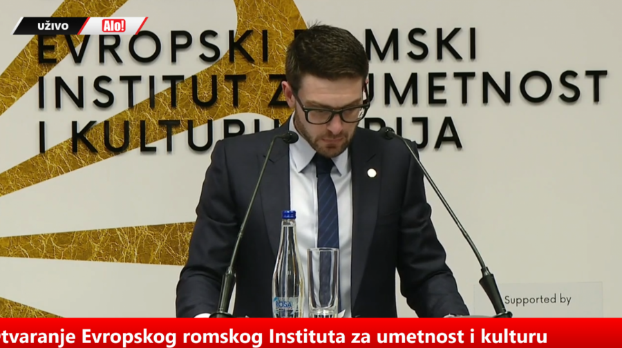 Vučić: Zaposlićemo 100 Roma u javnoj administraciji