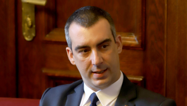 ORLIĆ ZAGRMEO NA SEDNICI SKUPŠTINE Niste se udostojili da glasate za sopstveni dnevni red koji ste vi predložili!