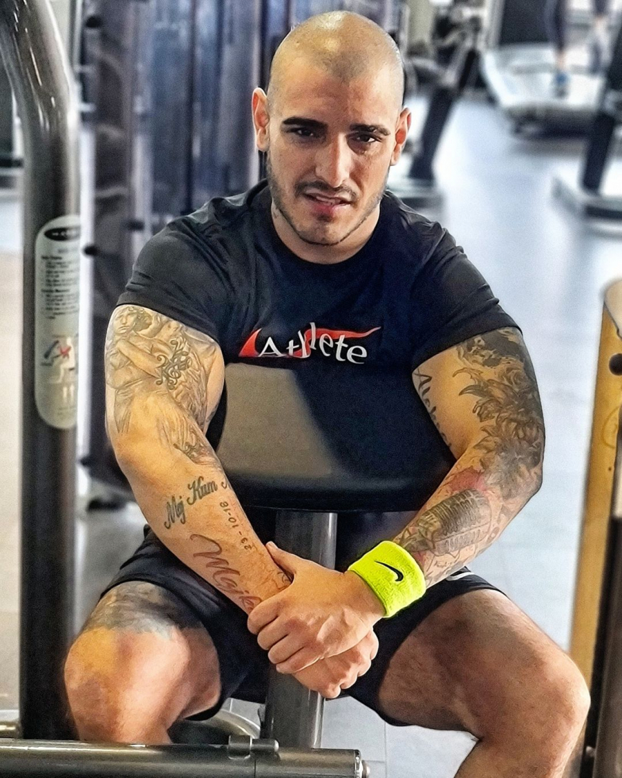 DARKO LAZIĆ NAPRAVIO SKANDAL NA NASTUPU Pevač se posvađao sa saradnicima zbog 2.500 evra!