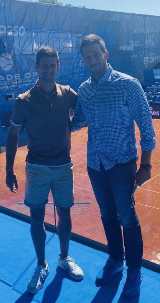Ministar Udovičić posetio Novaka na njegovim teniskim terenima na Dorćolu!