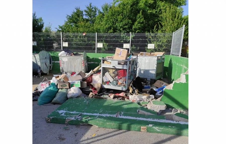 ŽALOSNO: Vandali iz Čačka ne znaju da koriste kontejner