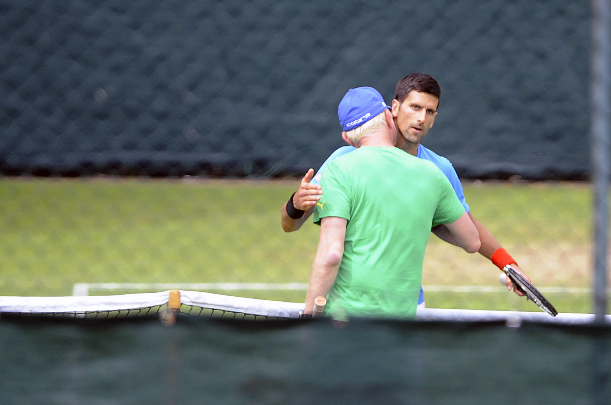 ŽIVEO TENISKI KRALJ! Oglasio se čovek koji odlično poznaje Đokovića i sa jednom rečenicom digao svet na noge!