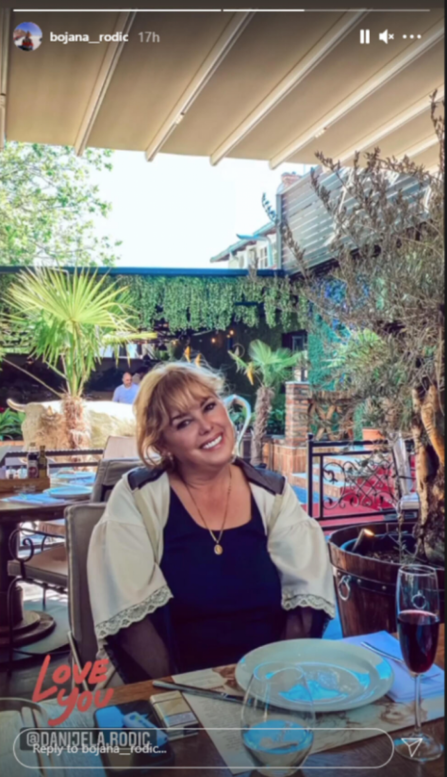 Trudna Bojana Rodić pokazala kako uživa sa majkom i sestrom, Cecina prija ne skida osmeh s lica!