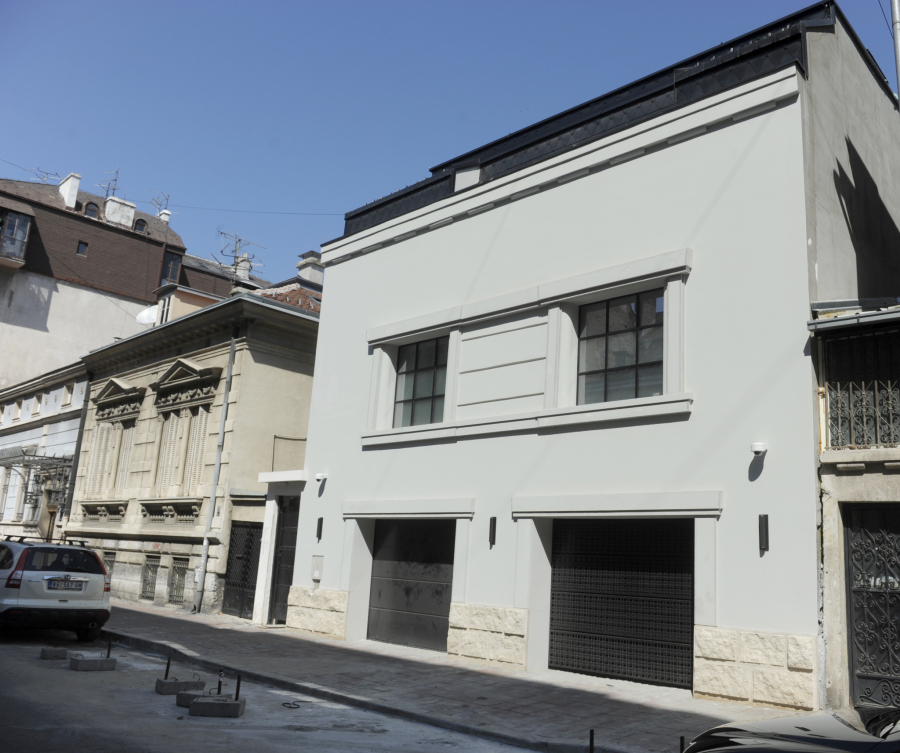 EKSKLUZIVNE FOTOGRAFIJE Jarić se uselio u Krcunovu kuću! (FOTO)