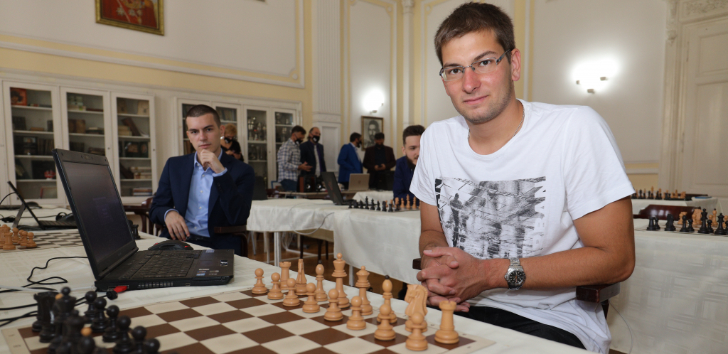 „TRI I“ LAKO DO TREĆEG KOLA Ivanišević, Inđić i Ivić pobedili, Nenezić razigrava, Perunović poražen