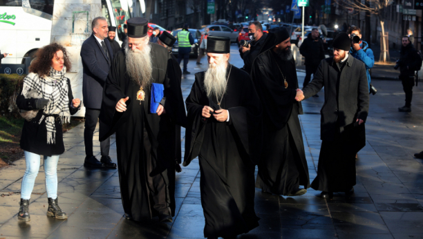 VLADIKA JOANIKIJE DEMANTOVAO KRIVOKAPIĆA Tražio sam da potpiše Temeljni ugovor, a ne da se meša u izbor mitropolita