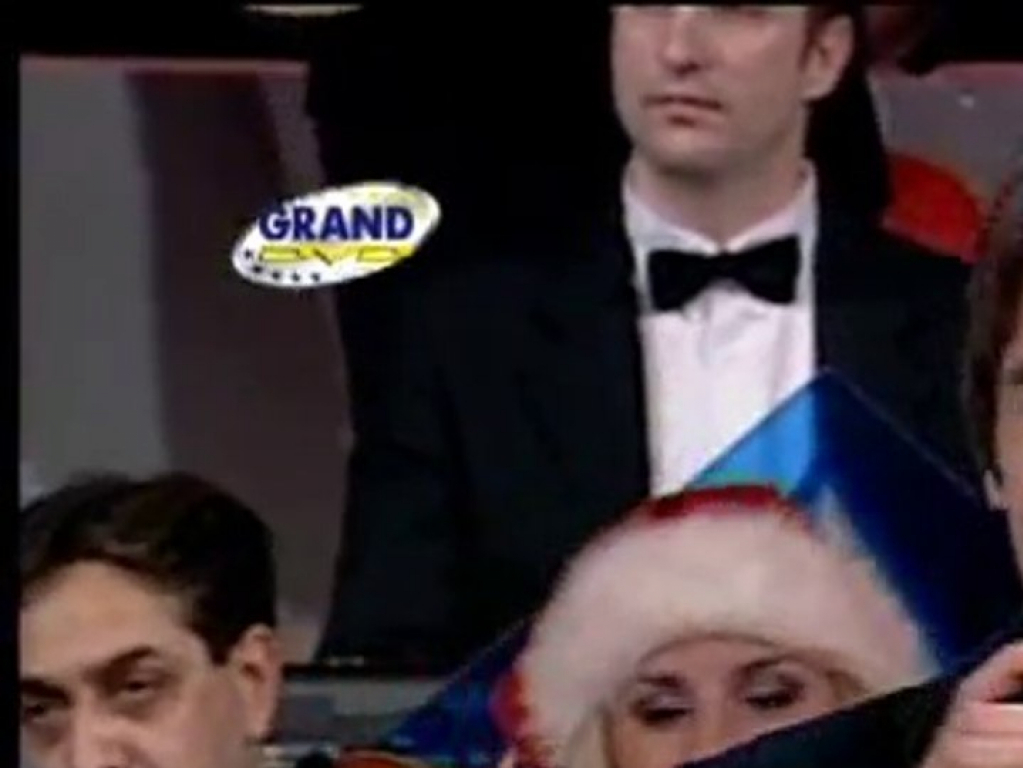 PAPARAZZO ALO! STEVAN ANĐELKOVIĆ POTPUNO PROMENIO LIČNI OPIS! Pevač ostario preko noći!