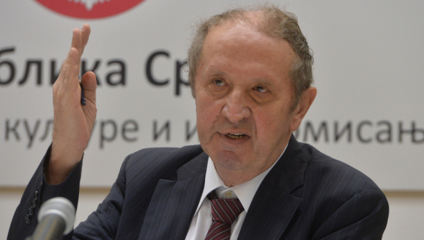 KURCŠLUS U JAVNOSTI Kakve sve jezičke akrobacije donosi novi zakon:  Stižu nam generalke, roniteljke, trenerke...