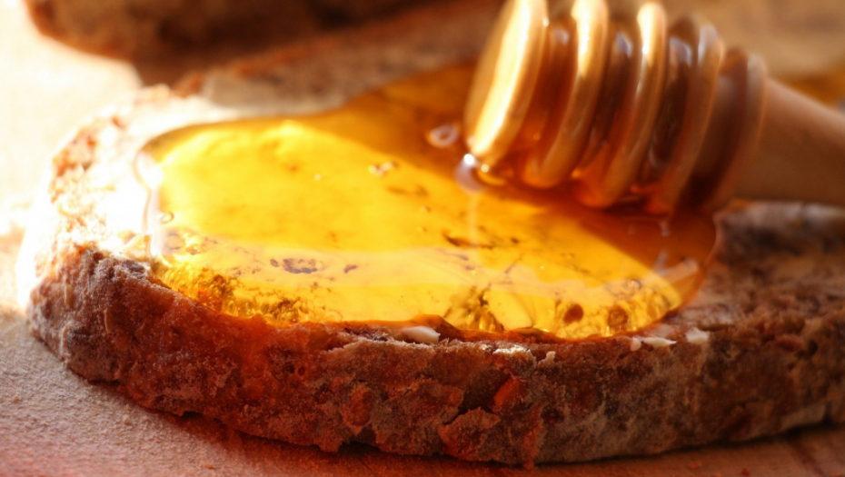Ovaj DORUČAK JE LEK: Namažite med i cimet na hleb, evo i zašto