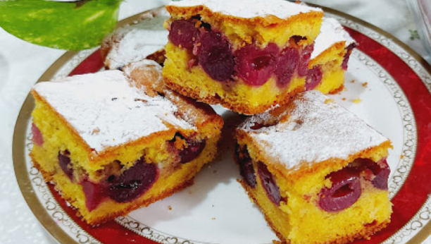 VRHUNSKI KOLAČ SA TREŠNJAMA! Sofisticiran ukus, koji osvaja na prvi zalogaj! (VIDEO)