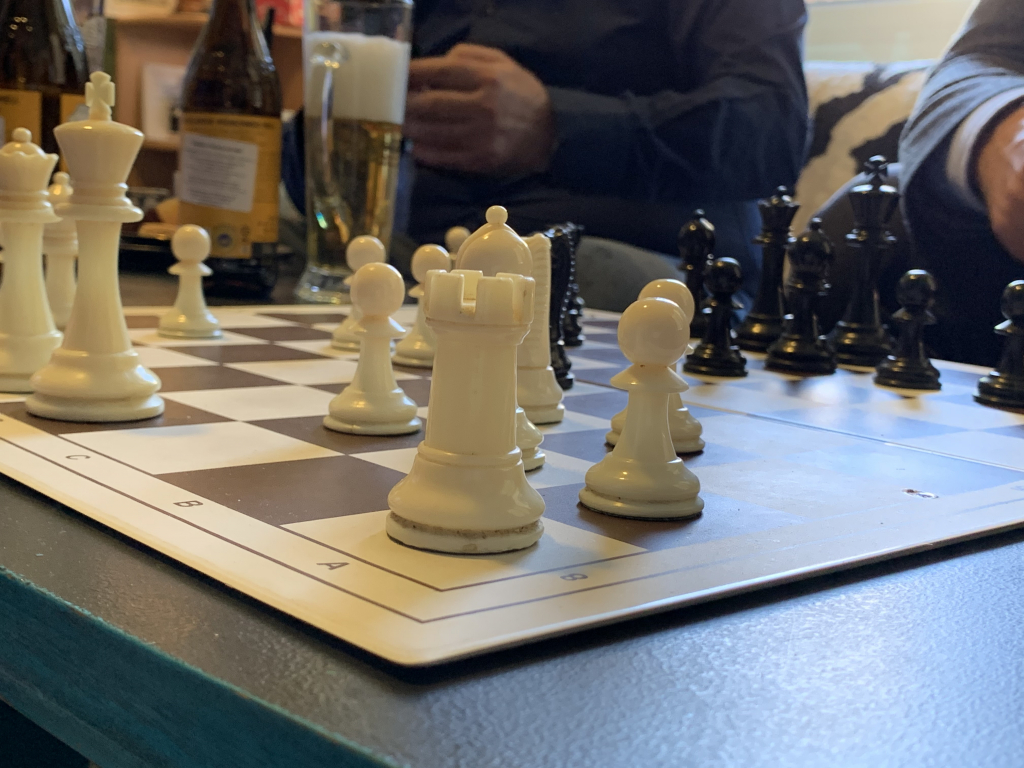 ŠAH U SRCU SRBIJE! Šahovski savez Srbije posetio Kosovo i Metohiju nakon 40 godina pauze! (VIDEO/FOTO)