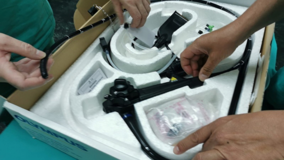 Izuzetno vredna donacija stigla na adresu čačanske bolnice: Novi gastroskop olakšaće hirurzima teške intervencije (FOTO)