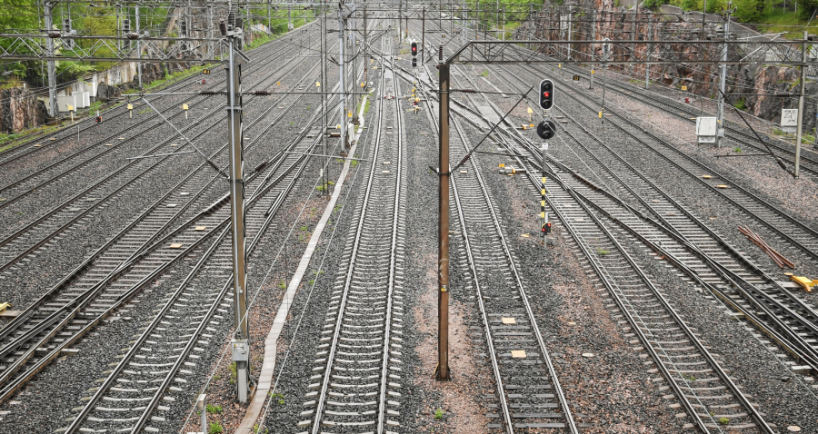 ZA DVA SATA U SAOBRAĆAJU TROJE NASTRADALIH Poginula trojica vozača, teško povređena žena na koju je naleteo voz