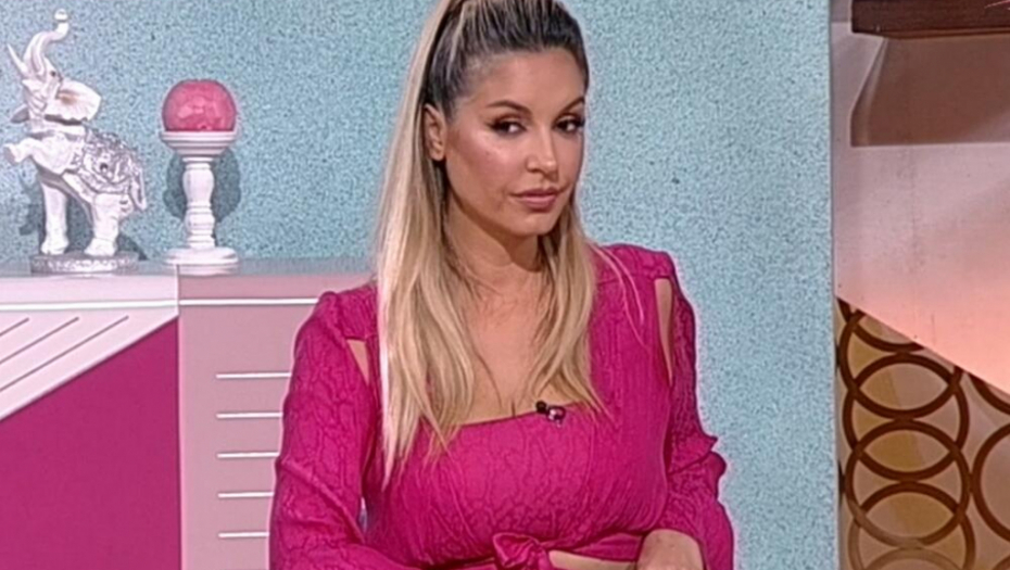 SVESNA JE DA MORA DA RADI  Biljana Tipsaević vodi osmogodišnju ćerku na posao: Dajem joj zadatke koje može da ispuni