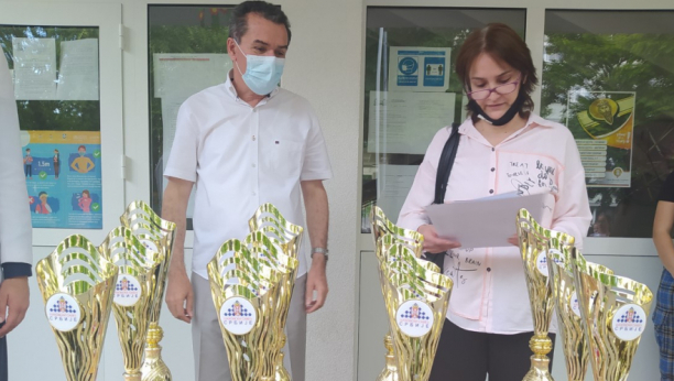 ČAK 600 OSNOVACA NA POJEDINAČNOM REPUBLIČKOM TAKMIČENJU Šahovski savez Srbije položio zalog za budućnost