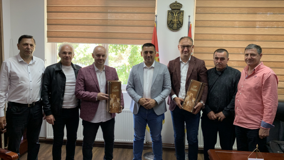 ZAJEDNO DO CILJA! Predsednik PO opštine Kosovska Mitrovica primio delagaciju Šahovskog saveza Srbije! (VIDEO)
