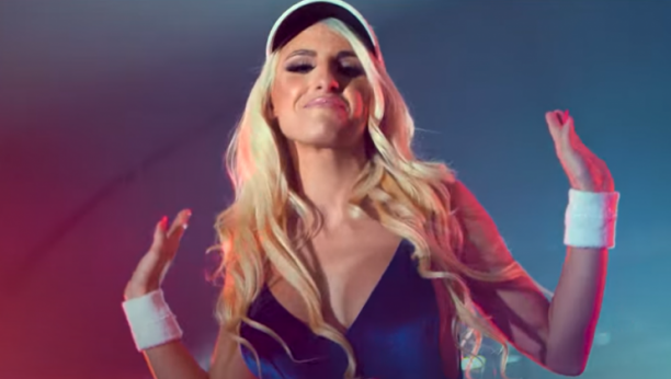 PEVAĆEŠ ZA 82 EVRA! Dara Bubamara žestoko zaratila sa mlađom koleginicom, pale i ozbiljne pretnje, pevačica doživela pomračenje!