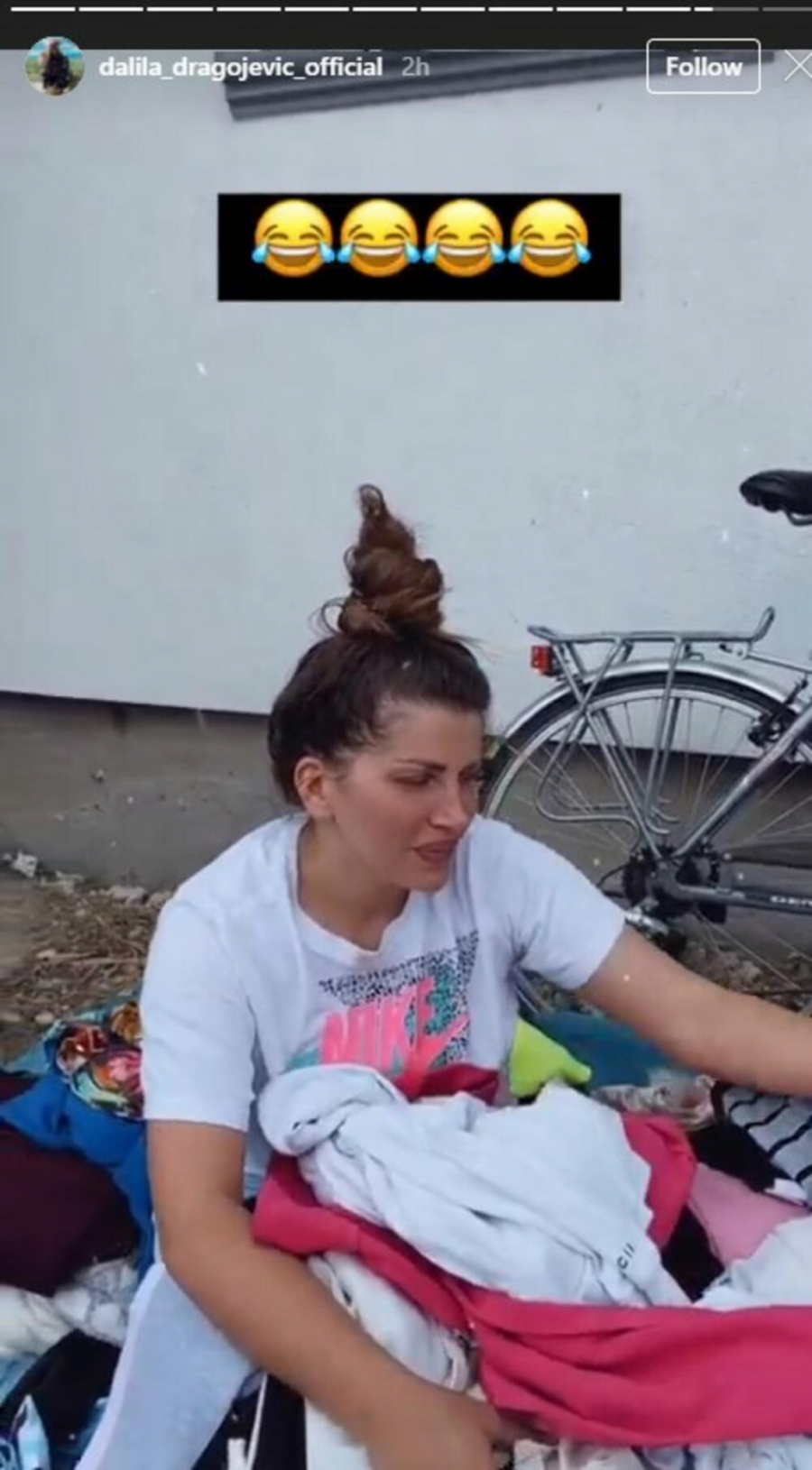 HAOS! Dalila i Dejan Dragojević u jeku skandala! Izbačeni iz kuće, sede na podu! (FOTO)