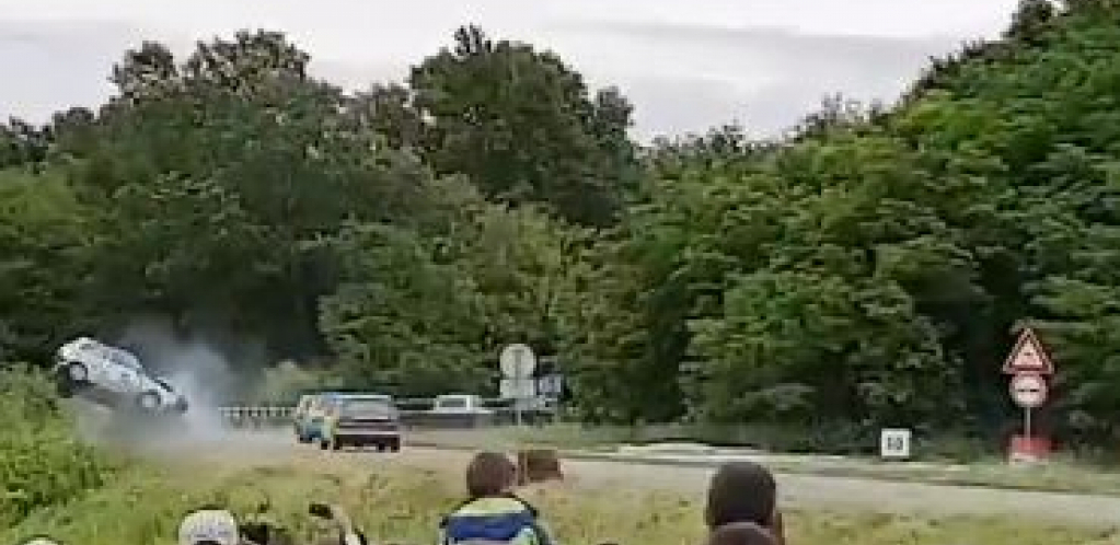 TRENUTAK KADA JE POGINUO VOZAČ VLADIMIR ŠEKULARAC Uznemirujući snimak nesreće na trci kod Kraljeva (VIDEO)