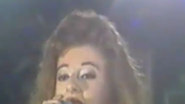 ISPLIVAO SNIMAK IZ PROŠLOSTI NAŠE POZNATE FOLKERKE Ovako je nekad izgledala sada članica žirija poznatog muzičkog takmičenja!