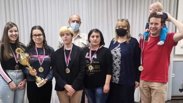 ŽENSKA ŠAHOVSKA LIGA CENTRALNE SRBIJE  Prevagu napravila Katarina Ostojić i odvela Topolu u Prvu ligu