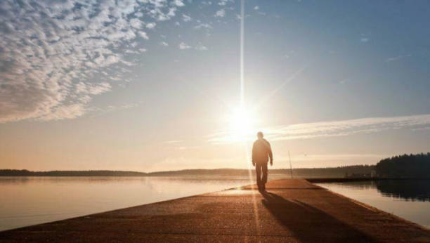 HOROSKOP ZA PONEDELJAK. 7. MART Ljubavna avantura očekuje Ovna, Vaga će imati provokacije i spletke na poslu, nervoza izjeda Jarca