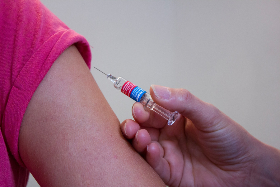 RUSI SE PONOVO VAKCINIŠU! U Moskvi kreću u novu imunizaciju: Potrebno je ponavljati na šest meseci!