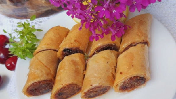 IZ BAKINE BELEŽNICE: Preukusna baklava, sočna, hrskava i mmm...