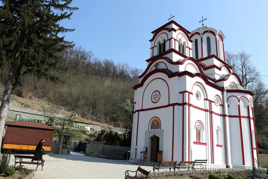 DOGAGAĐAJU SE ČUDESA! Ovo mesto u Srbiji leči rak, omogućuje porod!