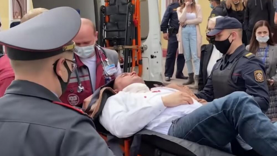 ZABIO OLOVKU U VRAT: Opozicionar izvršio pokušaj samoubistva!