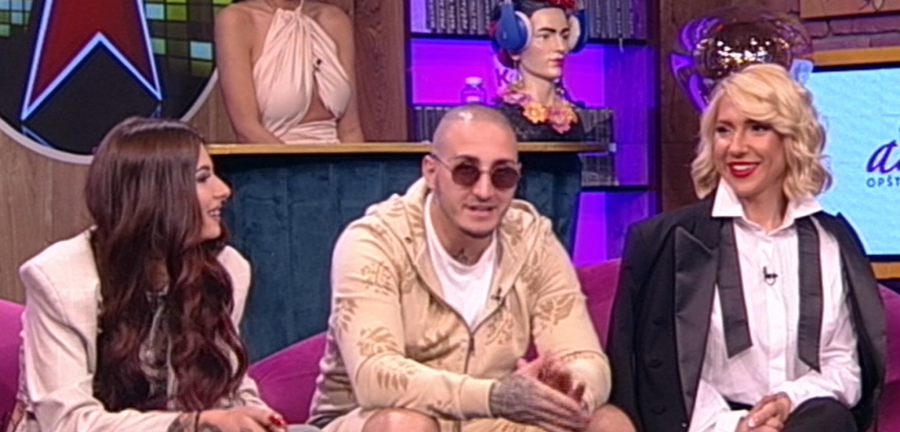 UMETNIK U KREVETU, KAO I NA POSLU Jovana Jeremić otkrila da savetuje muške prijatelje o se*su, kod nje nema tabua!