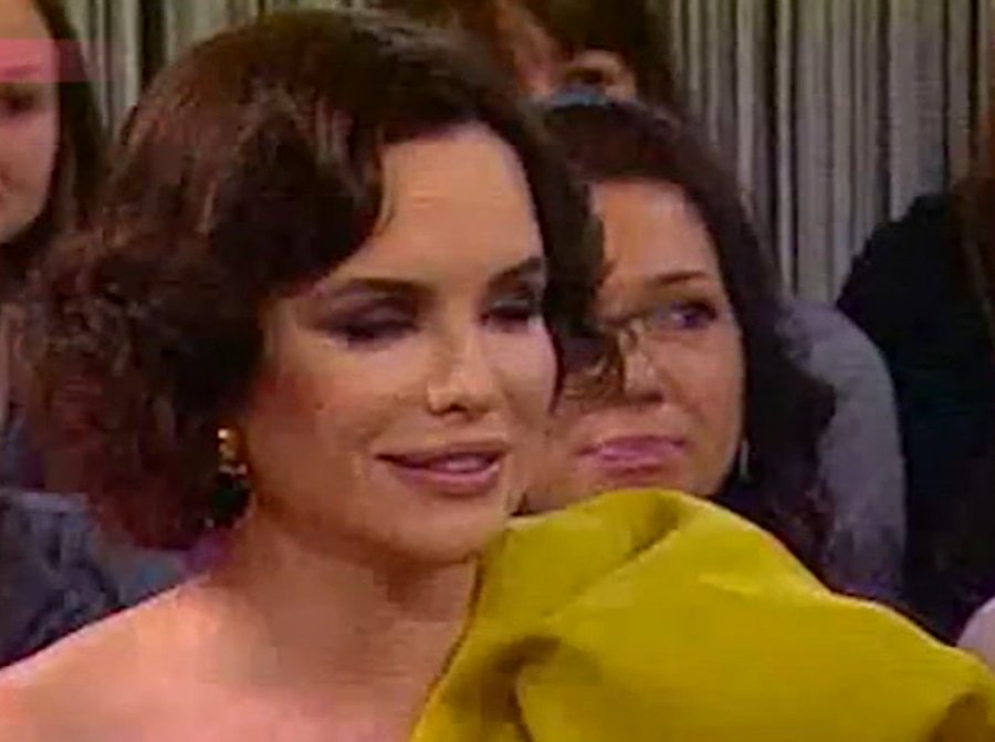 NIKAD VIĐENE FOTOGRAFIJE Transformacija veka, Jovana Jeremić neprepoznatljiva, sa crnom kosom bodrila Severinu iz prvog reda (FOTO)