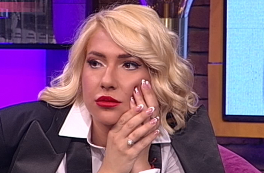 MARIĆU SU MOJE GOLE NOGE STALNO NA PAMETI! Jovana Jermić ponovo rečima izazvala lavinu komentara, voditeljka žestoko odgovorila Mariću na prozivke